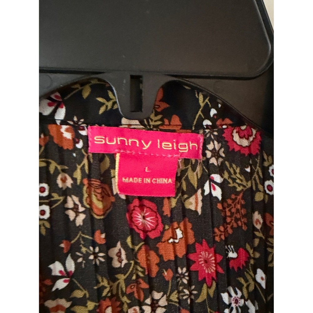Sunny Leigh Colorful Floral Pleated Peasant Top Button Down Slit Flutter Sleeve - Picture 10 of 13